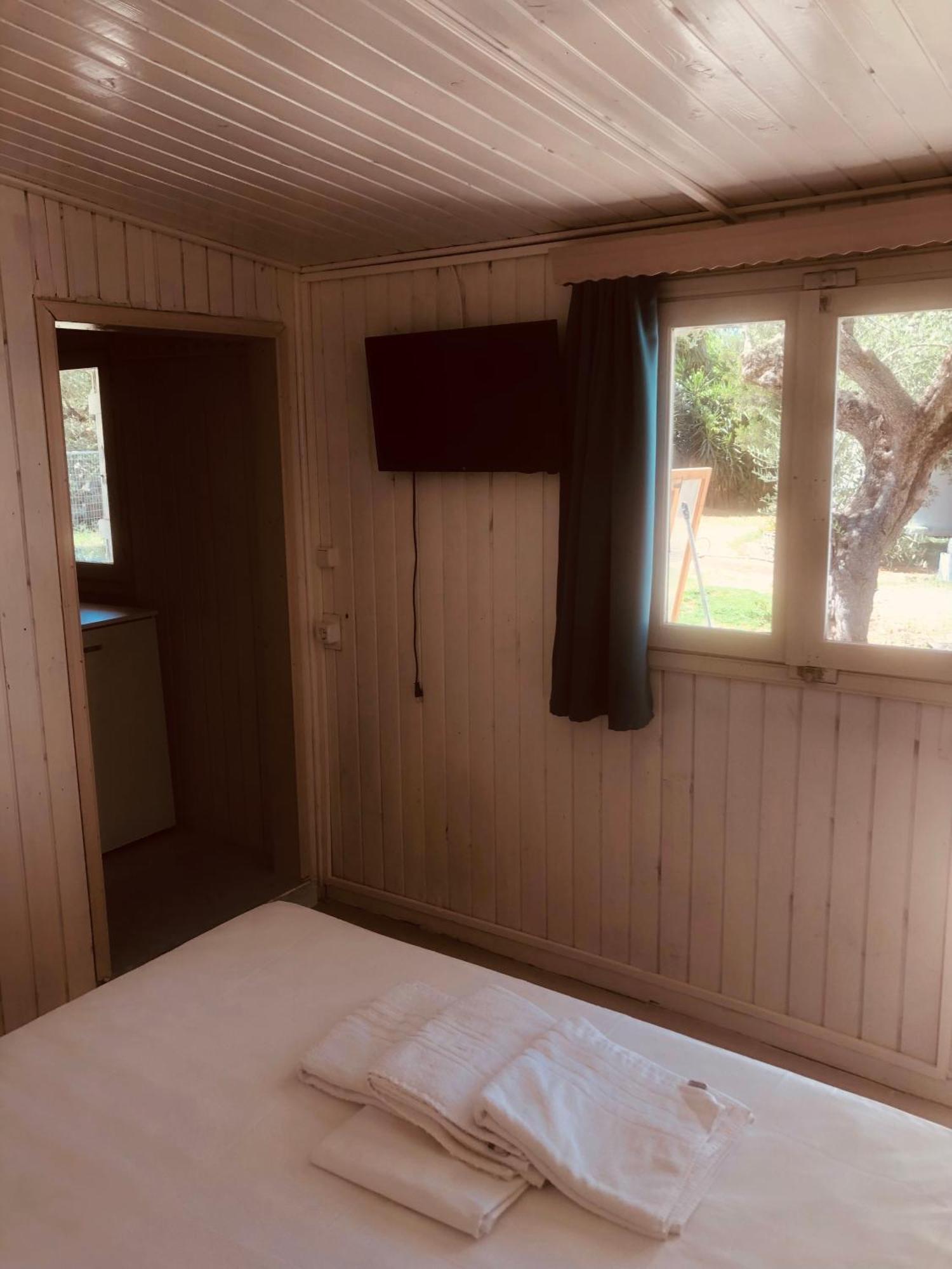 Barreira Beachfront Rooms 6 กาลามาตา ภายนอก รูปภาพ